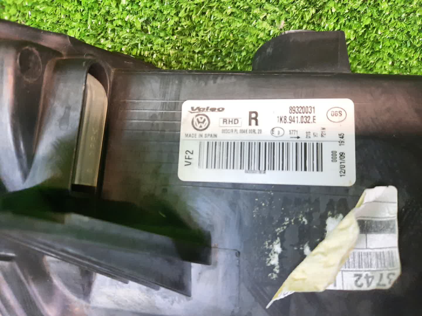 Фара правая передняя VOLKSWAGEN SCIROCCO 137 3 ракурс
