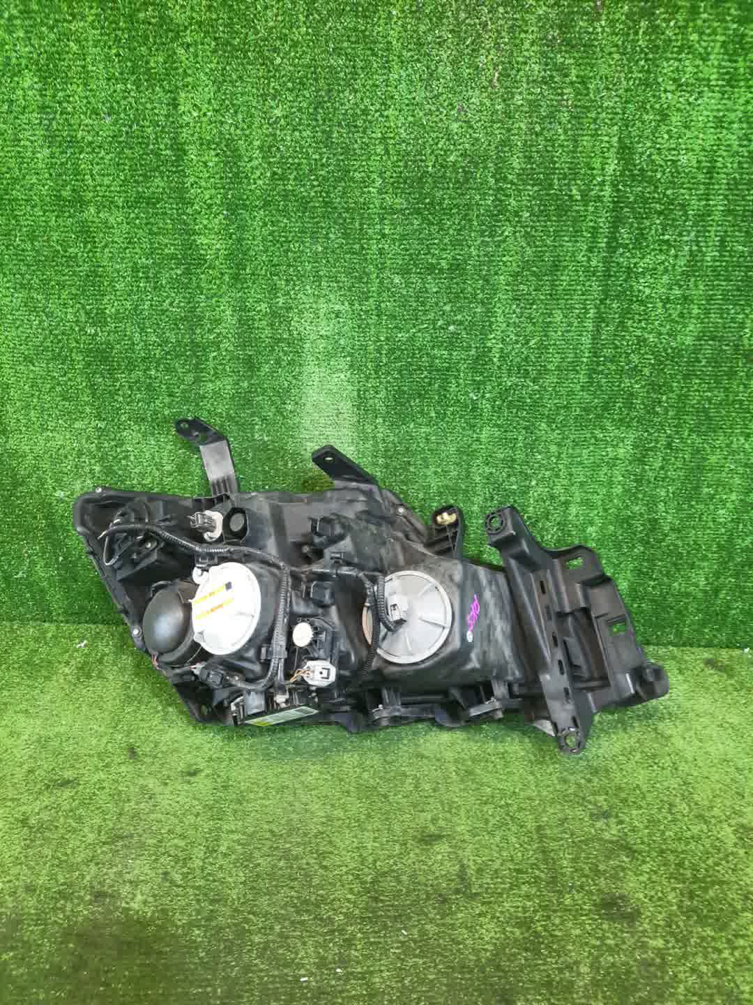 Фара левая передняя HONDA STEPWGN RK5 3 ракурс