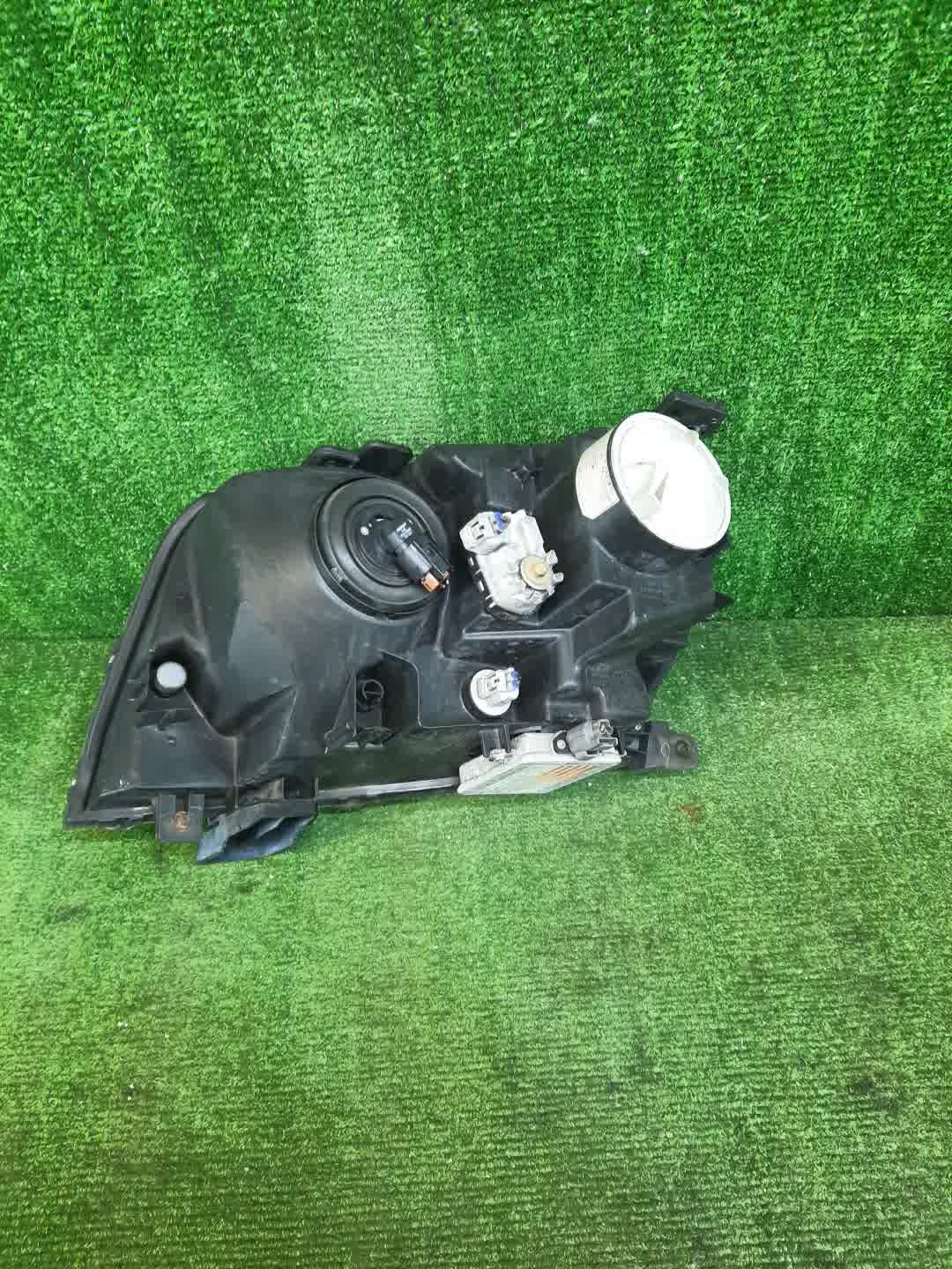 Фара правая передняя SUZUKI ESCUDO, GRAND VITARA TDB4W, TD94W, TD54W, TDA4W, TDB4, TE94, TD54, JT 2 ракурс