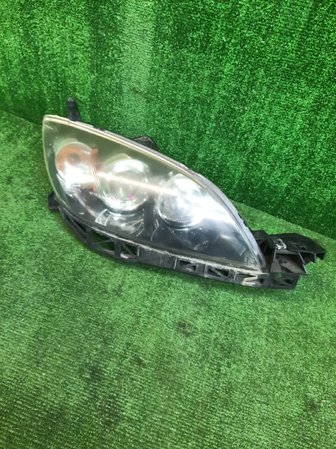 Фара правая передняя MAZDA AXELA, MAZDA 3, 3 BK5P, BK3P, BKEP, BK 1 ракурс