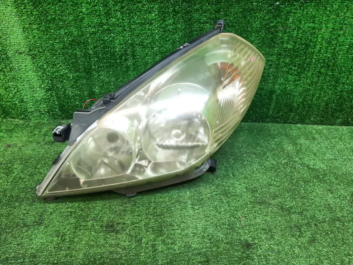 Фара левая передняя NISSAN WINGROAD Y11 1 ракурс
