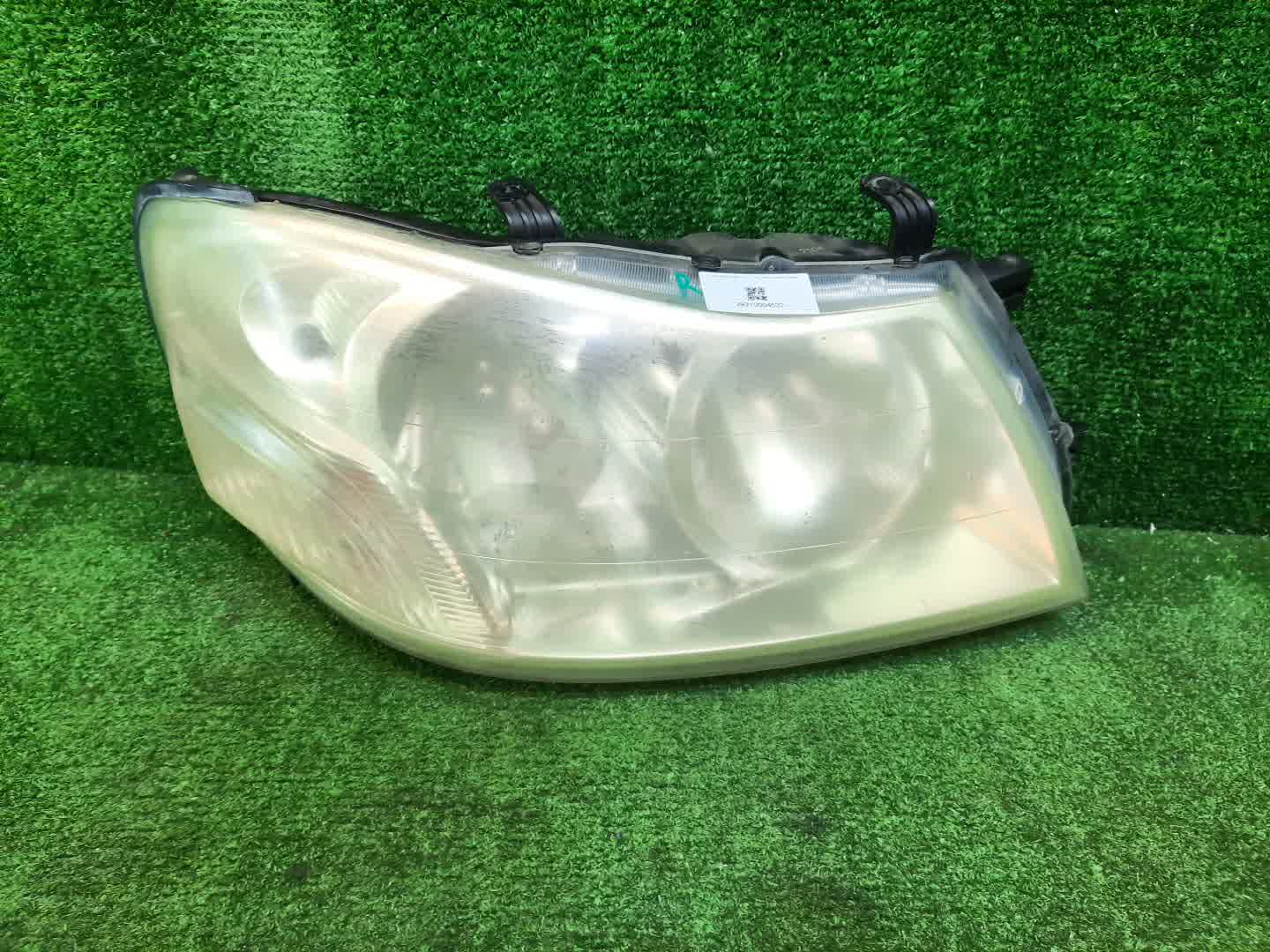 Фара правая передняя NISSAN LIBERTY RM12 1 ракурс