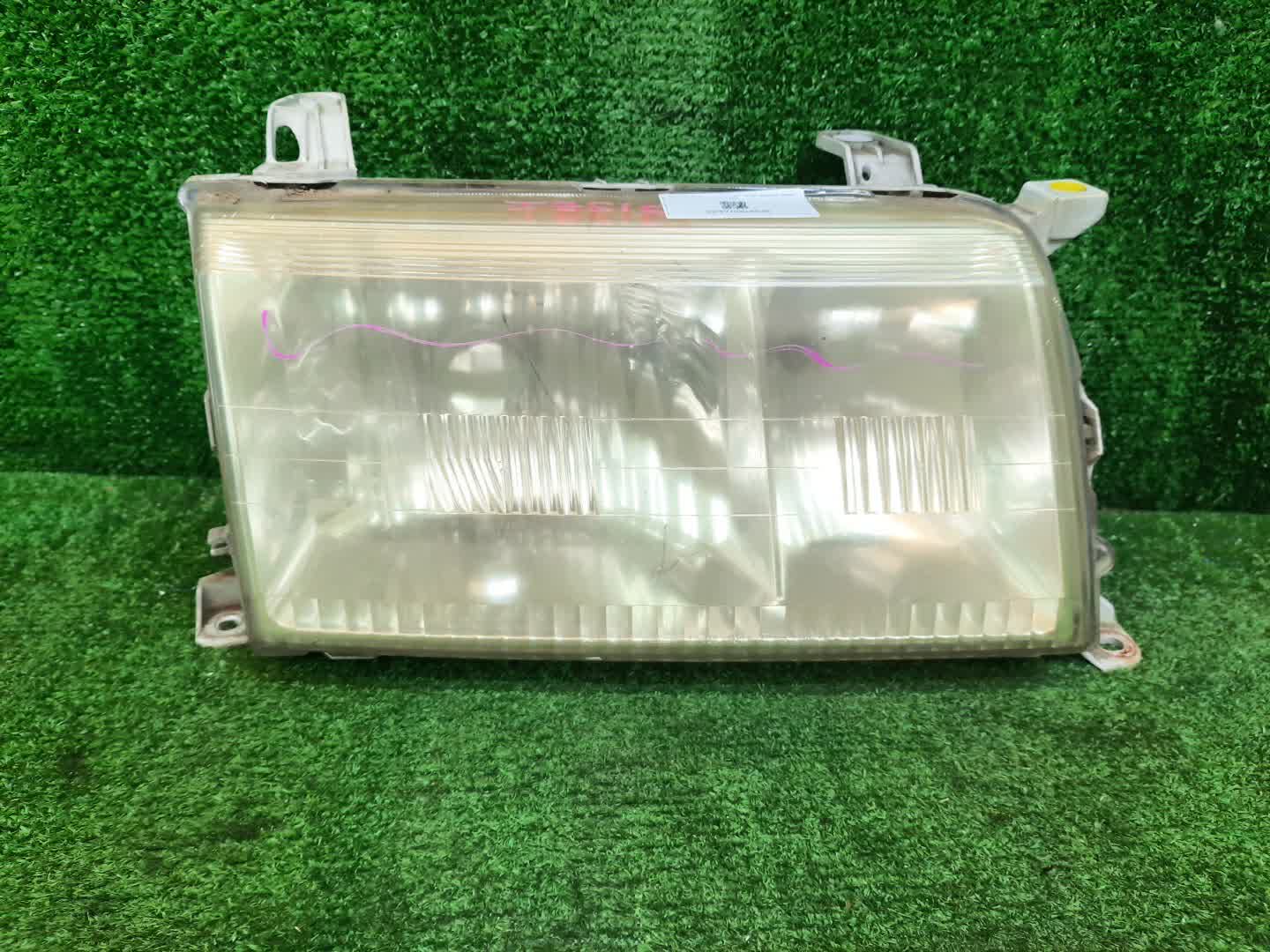 Фара правая передняя TOYOTA CROWN JZS151, JZS155, GS151, LS151, JZS157, JZS153 1 ракурс Фара правая передняя TOYOTA CROWN JZS151, JZS155, GS151, LS151, JZS157, JZS153 1 ракурс