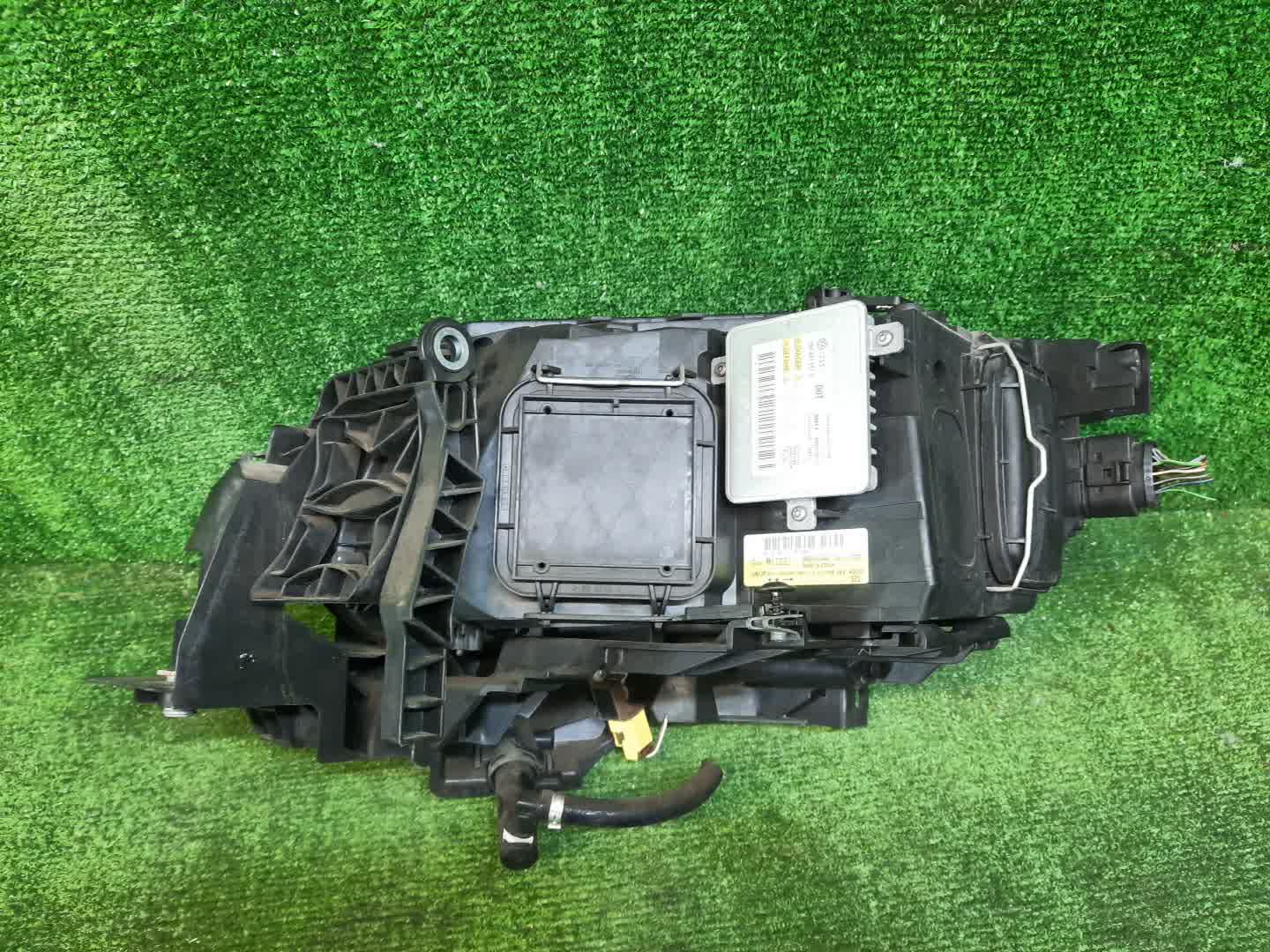Фара правая передняя AUDI Q5 8RB 2 ракурс