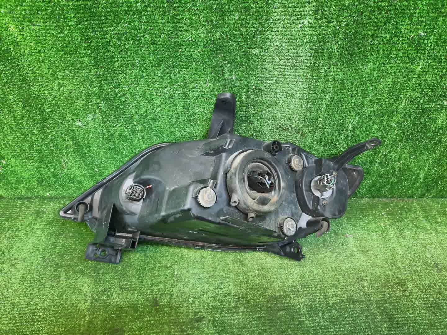 Фара правая передняя MAZDA DEMIO DY3W, DY5W, DY3R 2 ракурс