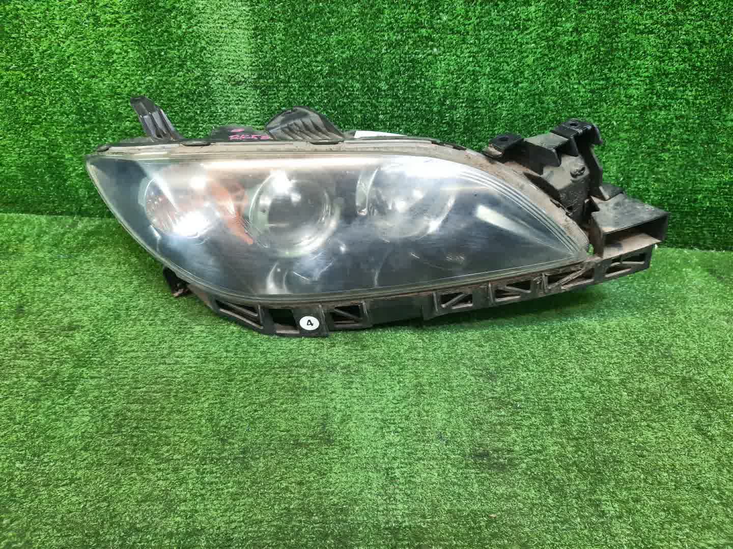 Фара правая передняя MAZDA AXELA, MAZDA 3, 3 BK5P, BK3P, BKEP, BK 1 ракурс