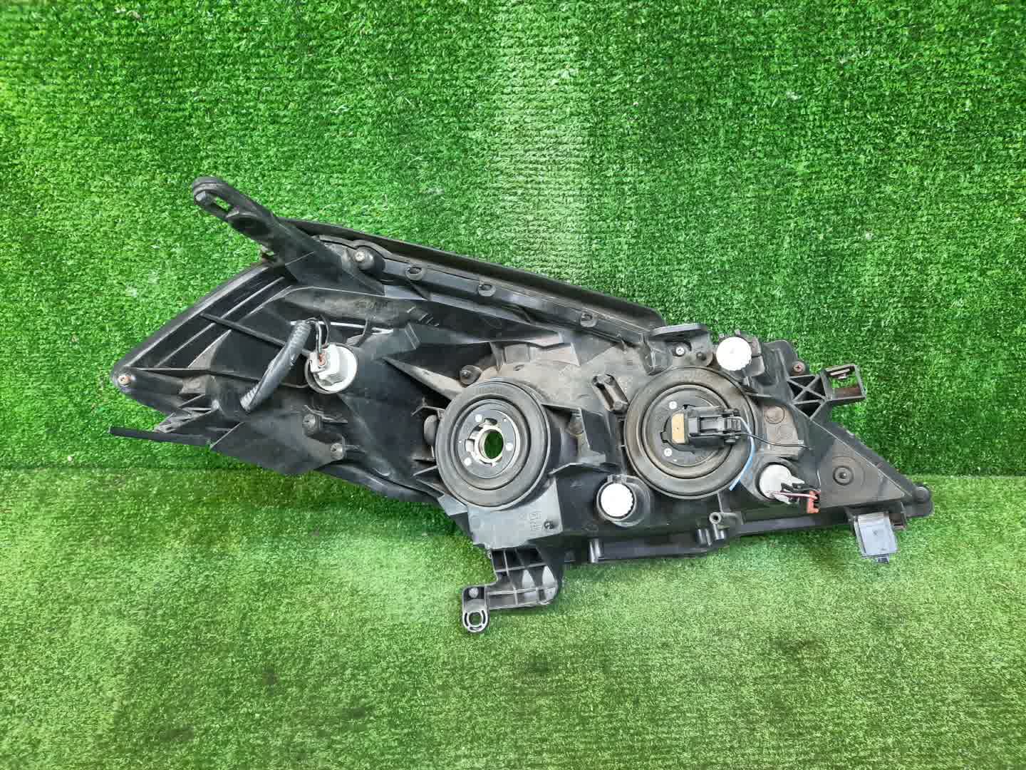 Фара левая передняя NISSAN WINGROAD Y11 3 ракурс