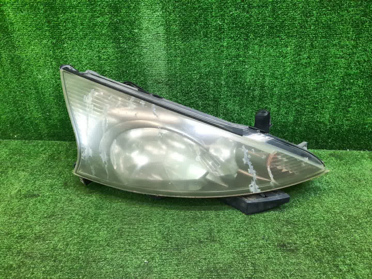 Фара правая передняя MITSUBISHI GRANDIS NA4W 1 ракурс Фара правая передняя MITSUBISHI GRANDIS NA4W 1 ракурс