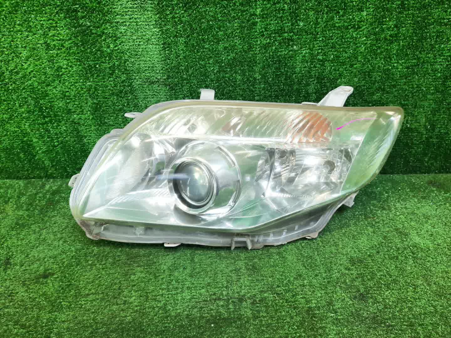 Фара левая передняя TOYOTA AXIO, COROLLA FIELDER, COROLLA  AXIO, FIELDER NZE141, NZE144, ZRE142, ZRE144, ZRE144G, ZRE142G, NZE144G, NZE141G 1 ракурс