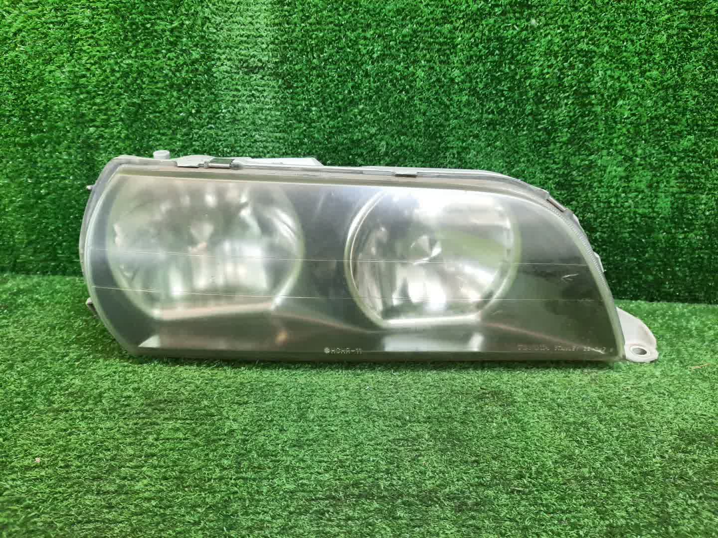 Фара правая передняя TOYOTA CHASER GX100, JZX100, JZX101, LX100, GX105, JZX105, SX100 1 ракурс