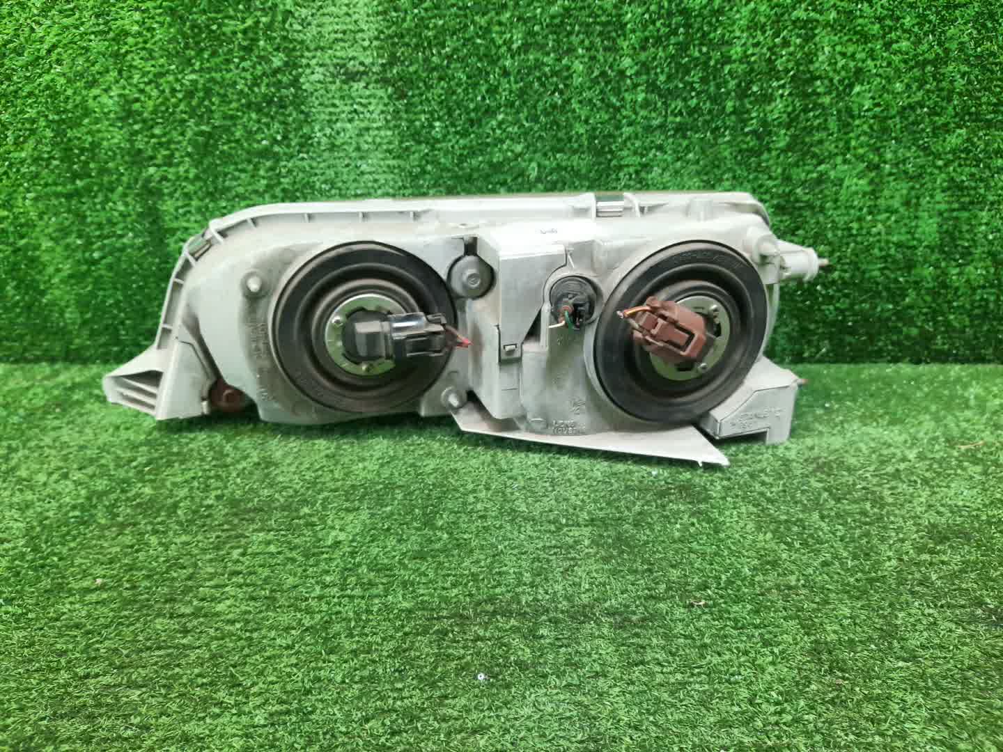 Фара правая передняя TOYOTA CHASER GX100, JZX100, JZX101, LX100, GX105, JZX105, SX100 2 ракурс