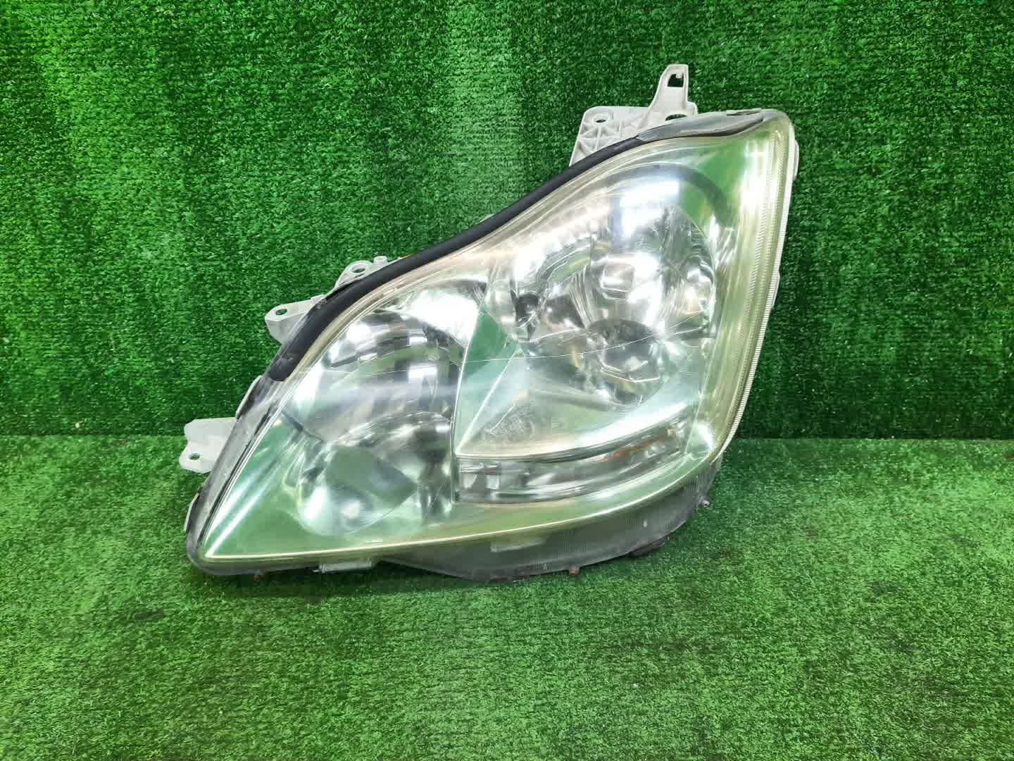 Фара левая передняя TOYOTA CROWN GRS182, GRS180, GRS181, GRS183, GRS184 1 ракурс Фара левая передняя TOYOTA CROWN GRS182, GRS180, GRS181, GRS183, GRS184 1 ракурс