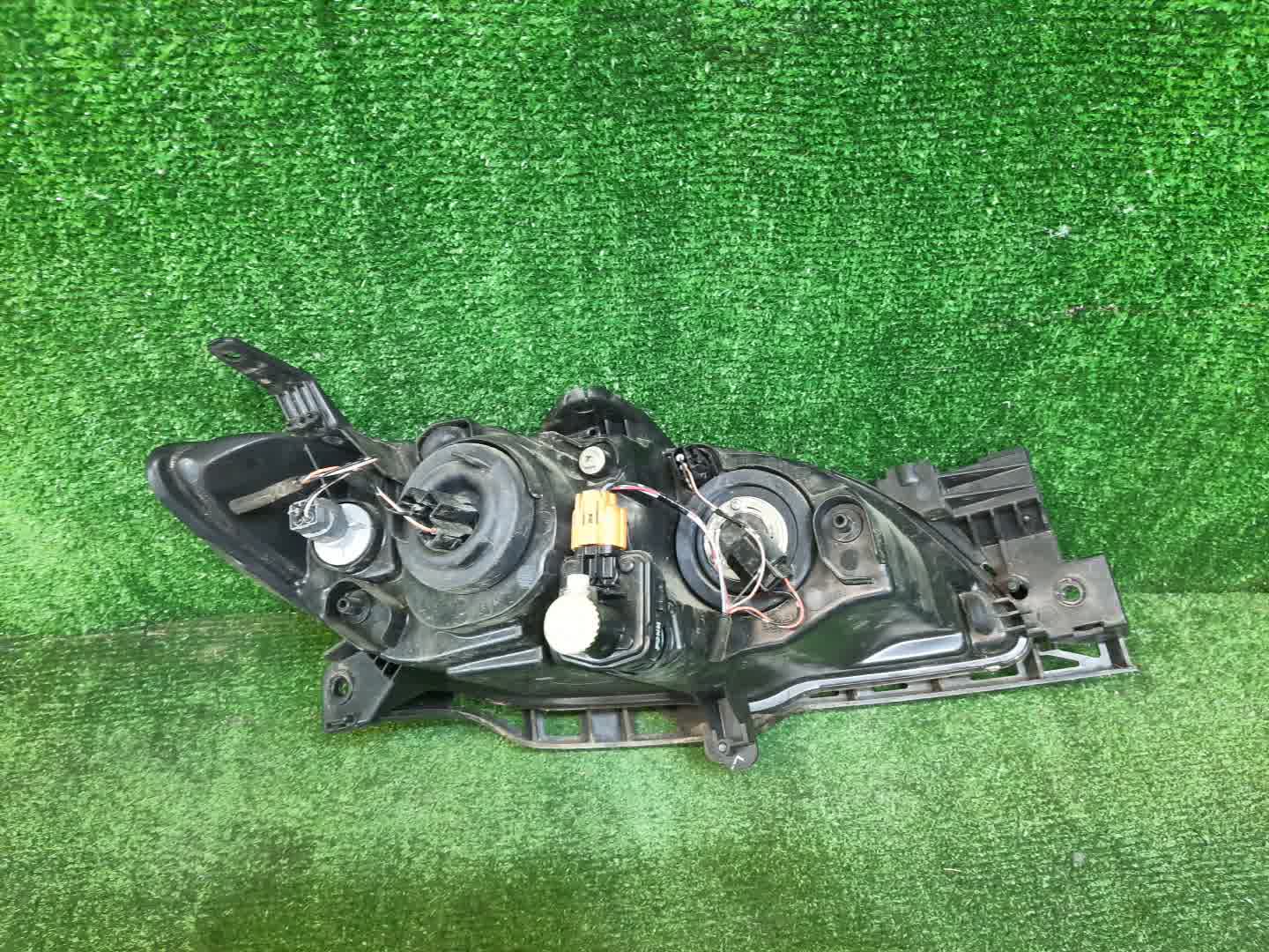 Фара левая передняя MAZDA AXELA, MAZDA 3, 3 BK5P, BK3P, BKEP, BK 2 ракурс