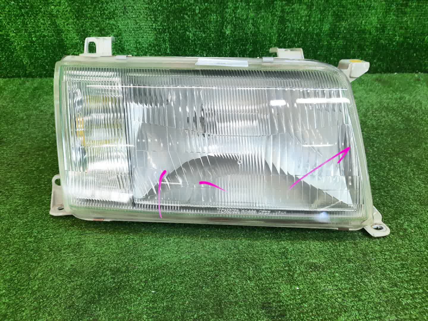 Фара правая передняя TOYOTA CROWN JZS151, JZS155, GS151, LS151, JZS157, JZS153 1 ракурс Фара правая передняя TOYOTA CROWN JZS151, JZS155, GS151, LS151, JZS157, JZS153 1 ракурс