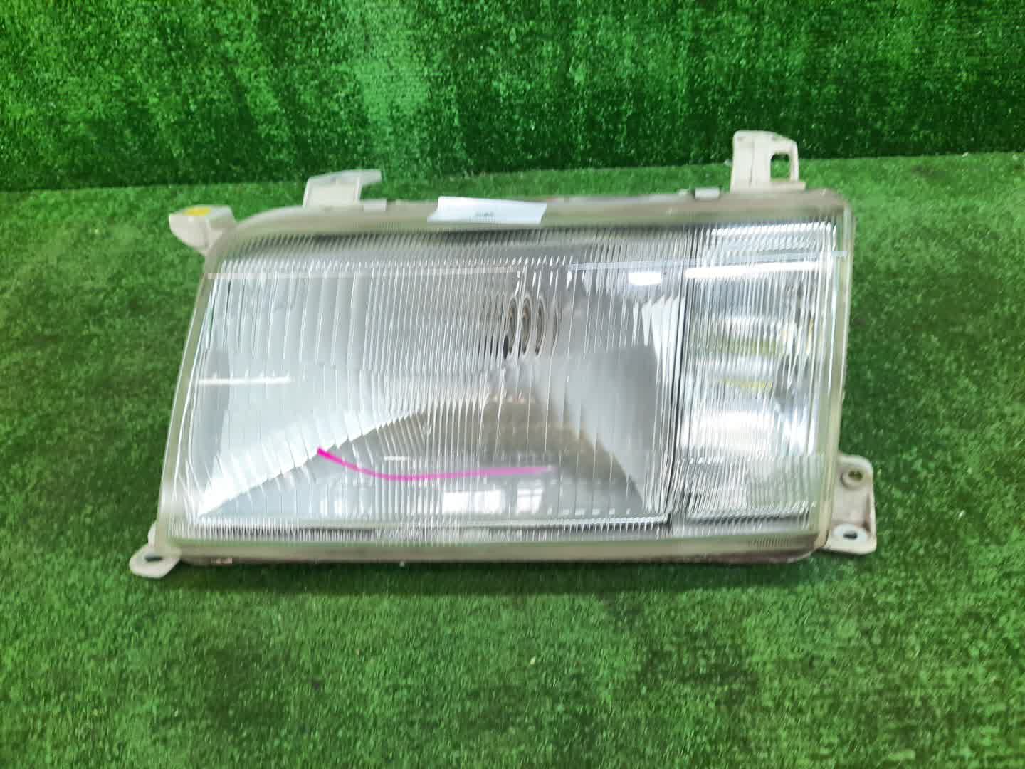 Фара левая передняя TOYOTA CROWN JZS151, JZS155, GS151, LS151, JZS157, JZS153 1 ракурс Фара левая передняя TOYOTA CROWN JZS151, JZS155, GS151, LS151, JZS157, JZS153 1 ракурс