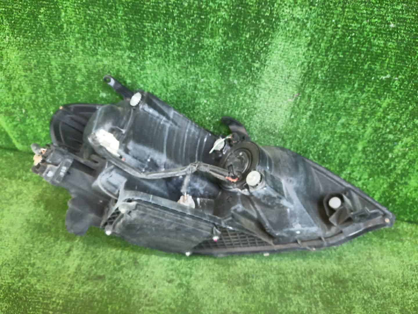 Фара левая передняя TOYOTA IPSUM ACM21W, ACM26W 3 ракурс