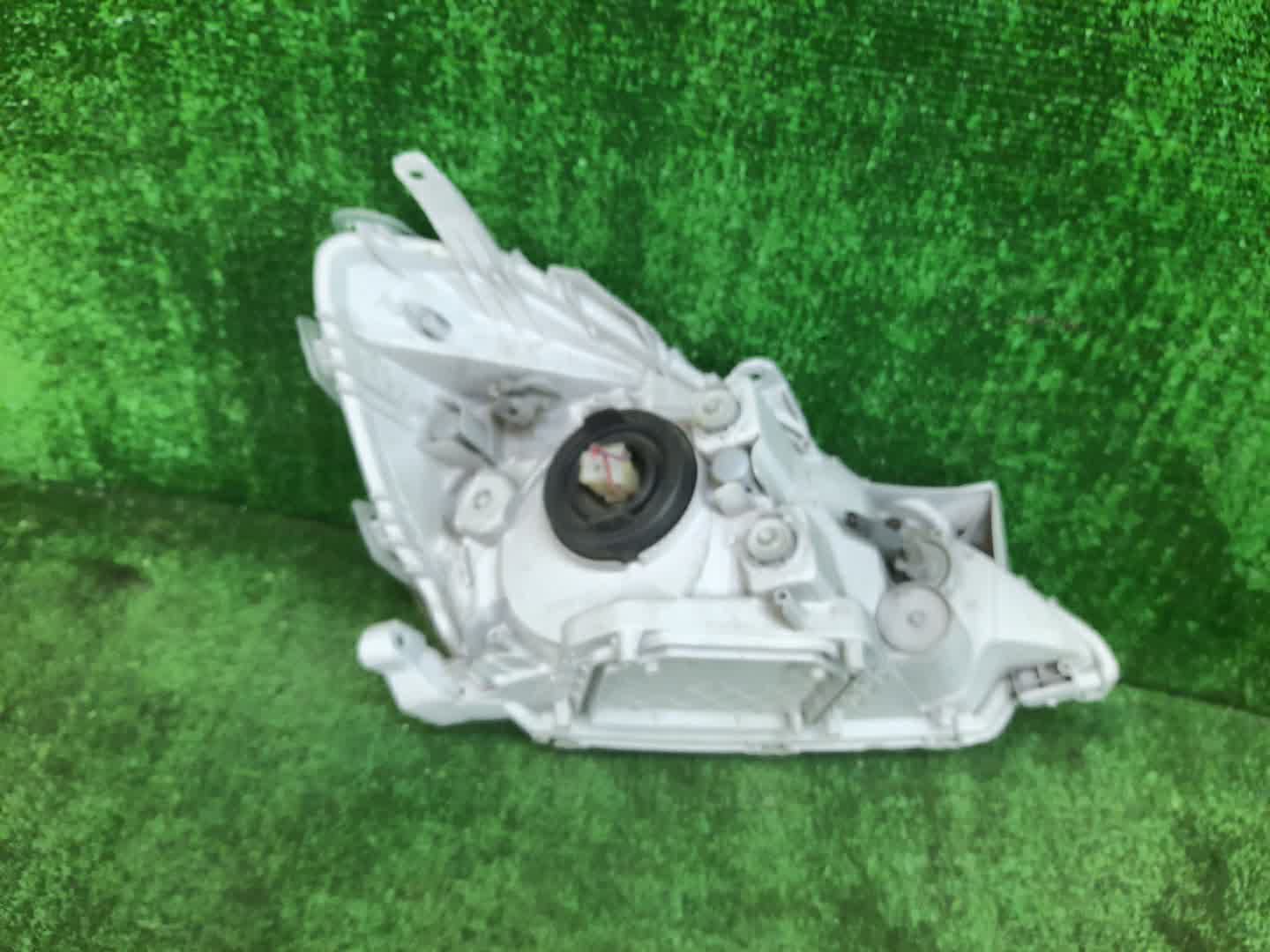 Фара левая передняя TOYOTA ALLION ZZT240, NZT240, AZT240, ZZT245 2 ракурс