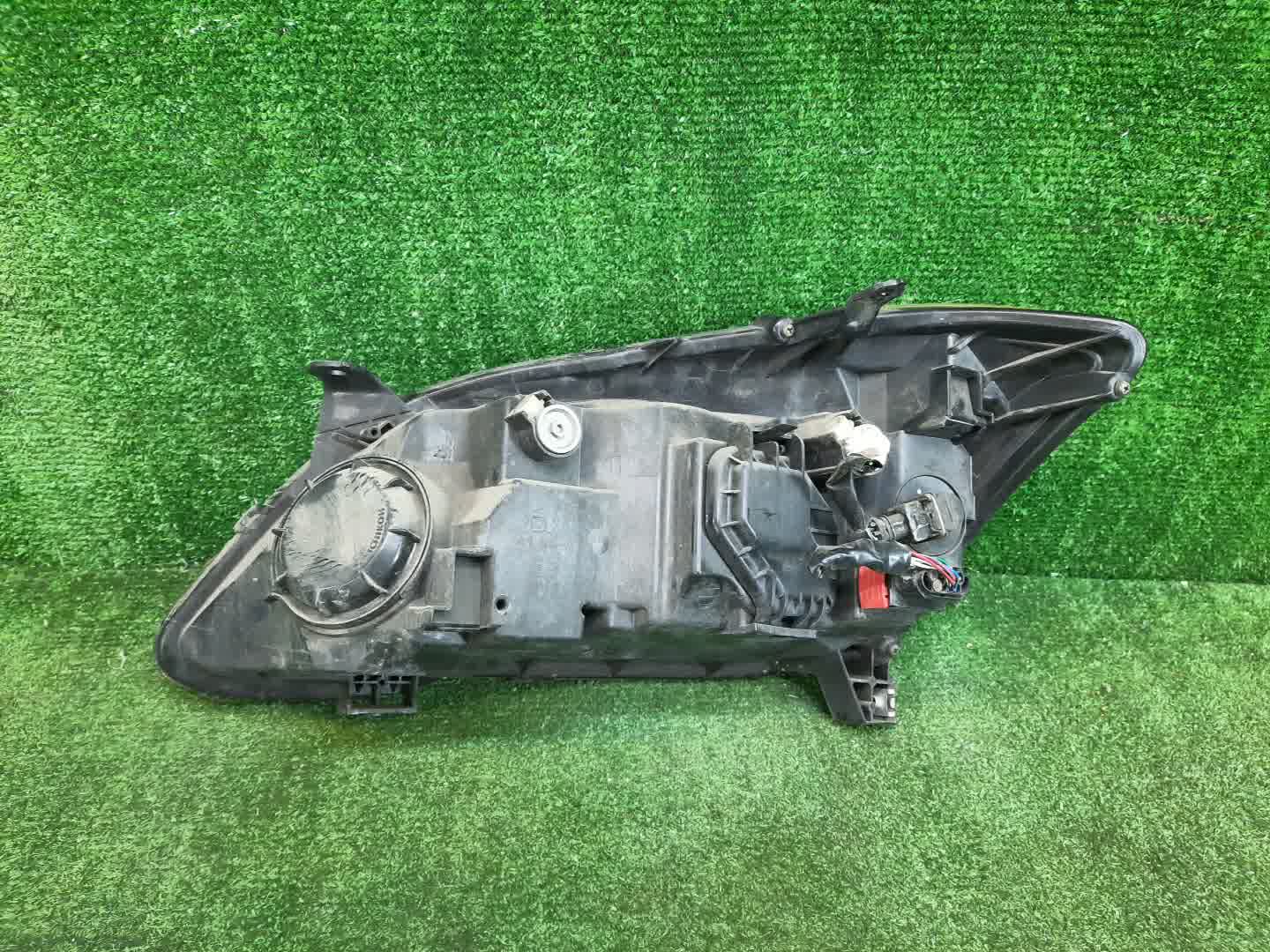 Фара правая передняя TOYOTA ALLEX, COROLLA RUNX ZZE124, NZE121, ZZE122, ZZE123, NZE124 3 ракурс