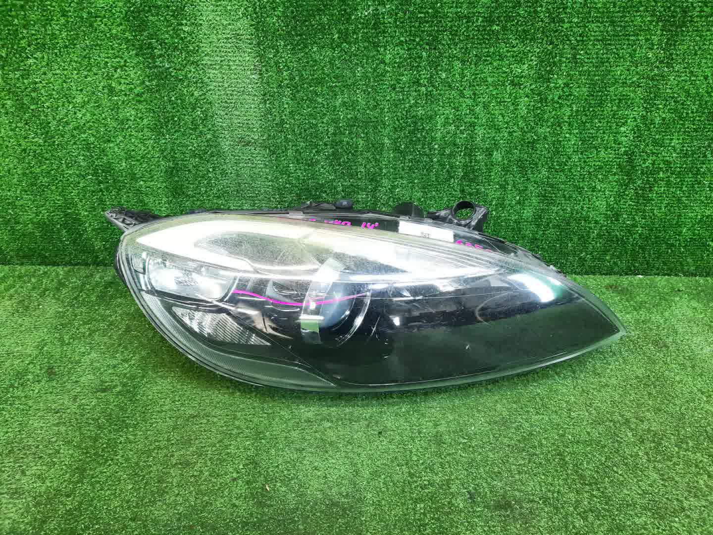 Фара правая передняя VOLVO V40 MZ63, MV, MV48 1 ракурс Фара правая передняя VOLVO V40 MZ63, MV, MV48 1 ракурс