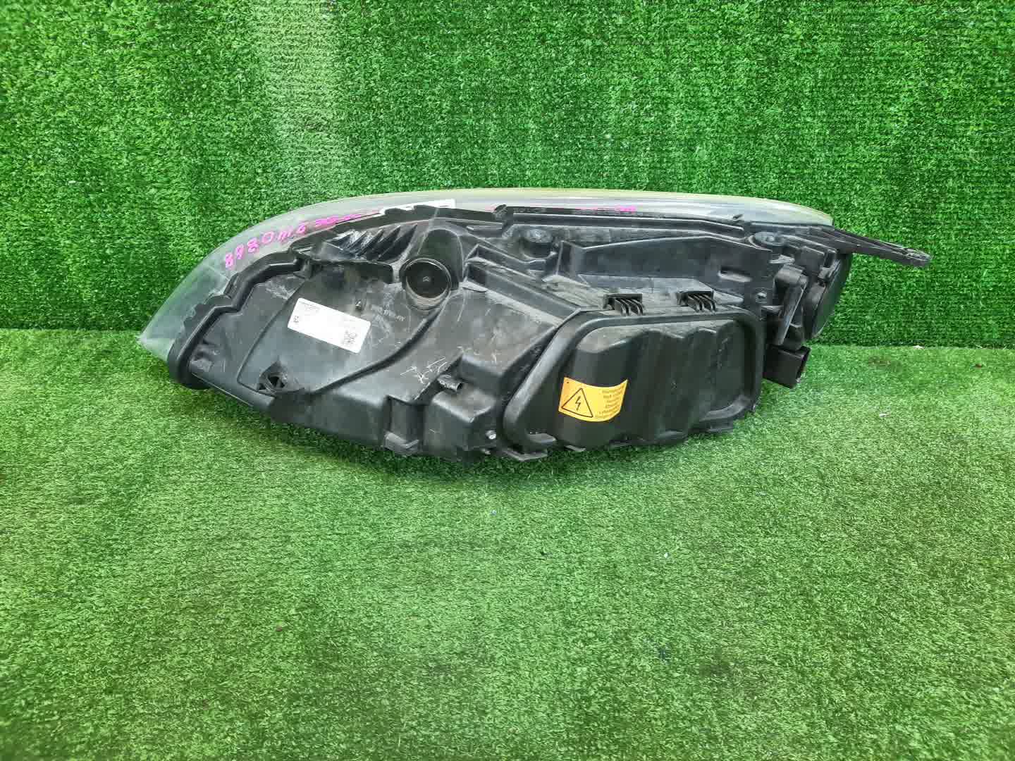 Фара правая передняя VOLVO V40 MZ63, MV, MV48 3 ракурс Фара правая передняя VOLVO V40 MZ63, MV, MV48 3 ракурс