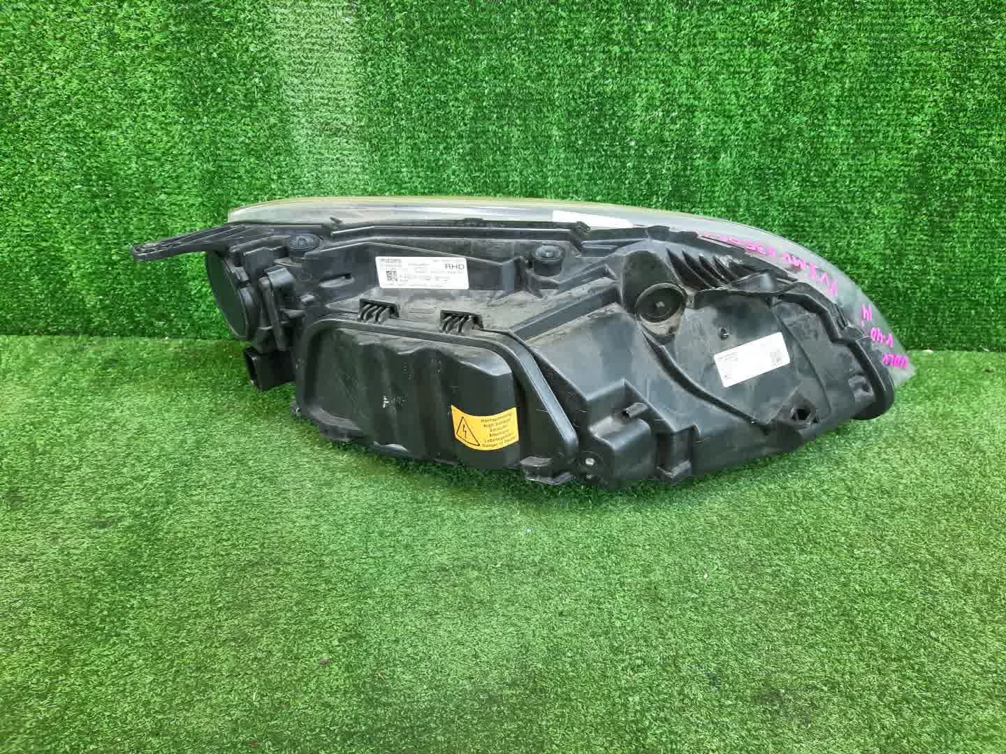 Фара левая передняя VOLVO V40 MZ63, MV, MV48 3 ракурс Фара левая передняя VOLVO V40 MZ63, MV, MV48 3 ракурс