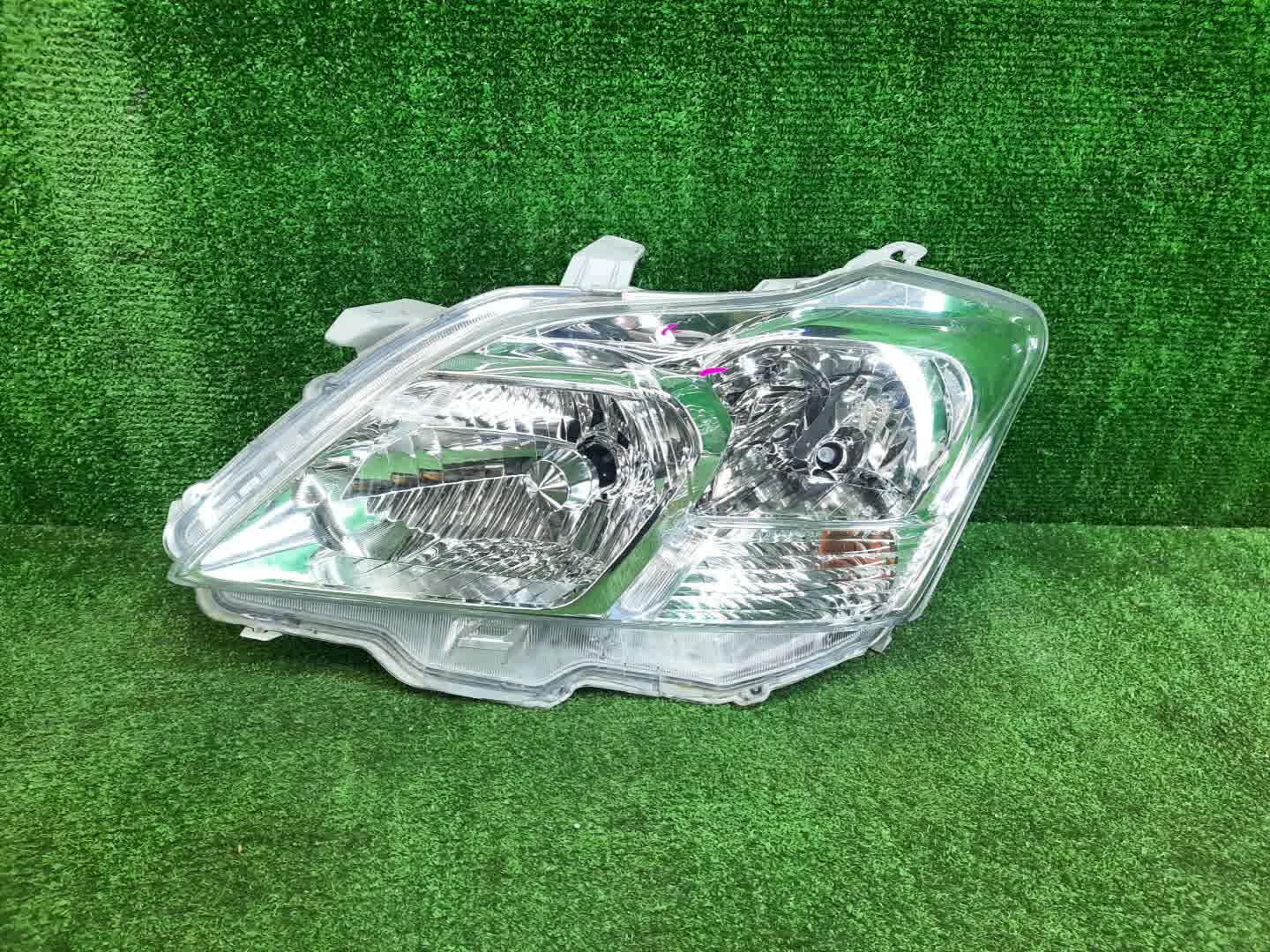 Фара левая передняя TOYOTA PREMIO ZRT265, ZRT260, NZT260, ZRT261 1 ракурс