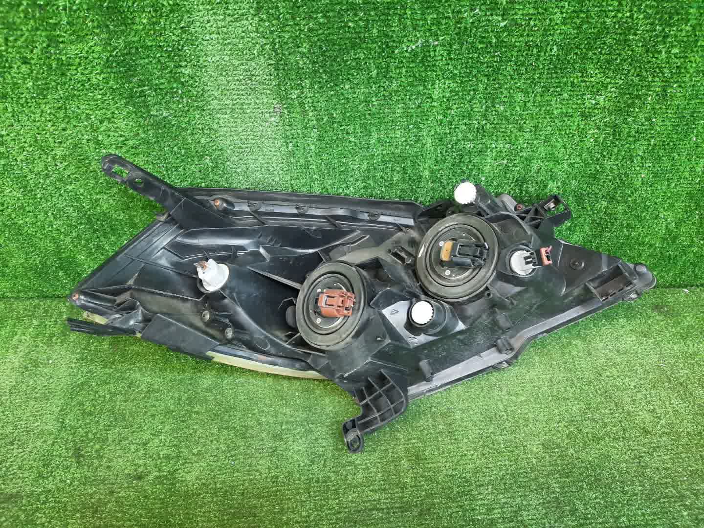 Фара левая передняя NISSAN WINGROAD Y11 4 ракурс