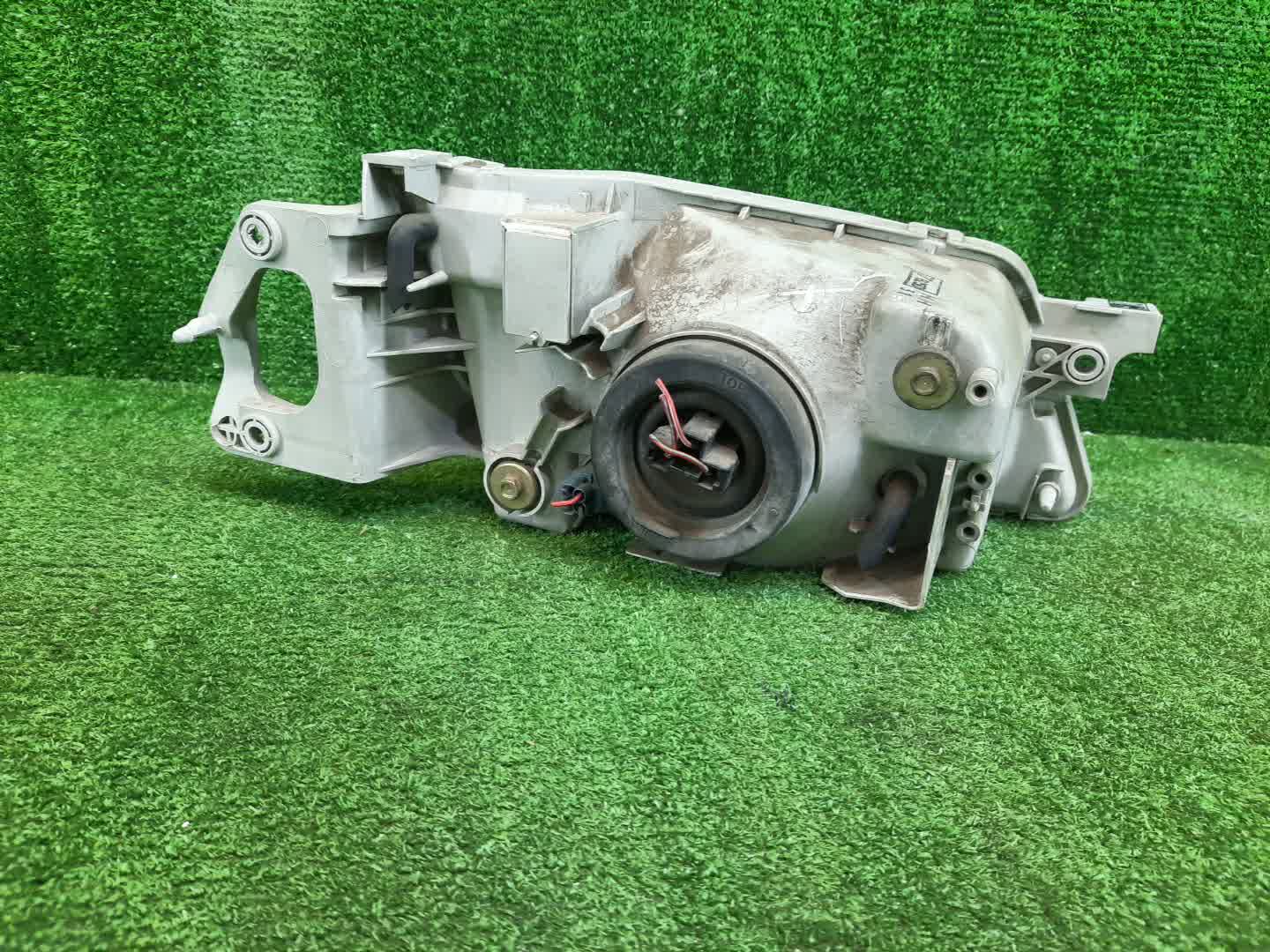 Фара левая передняя MAZDA FAMILIA, 323 BJ5W, BJ5P, BJEP, BJFW, BJ8W, BJ3P, BJFP, BJ 2 ракурс