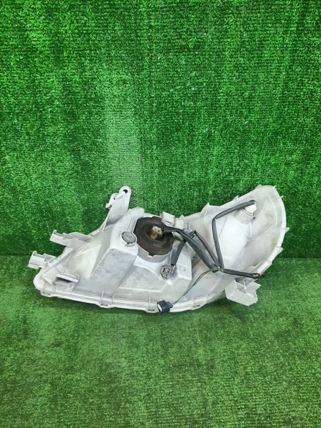 Фара правая передняя TOYOTA PLATZ NCP12, SCP11, NCP16 3 ракурс