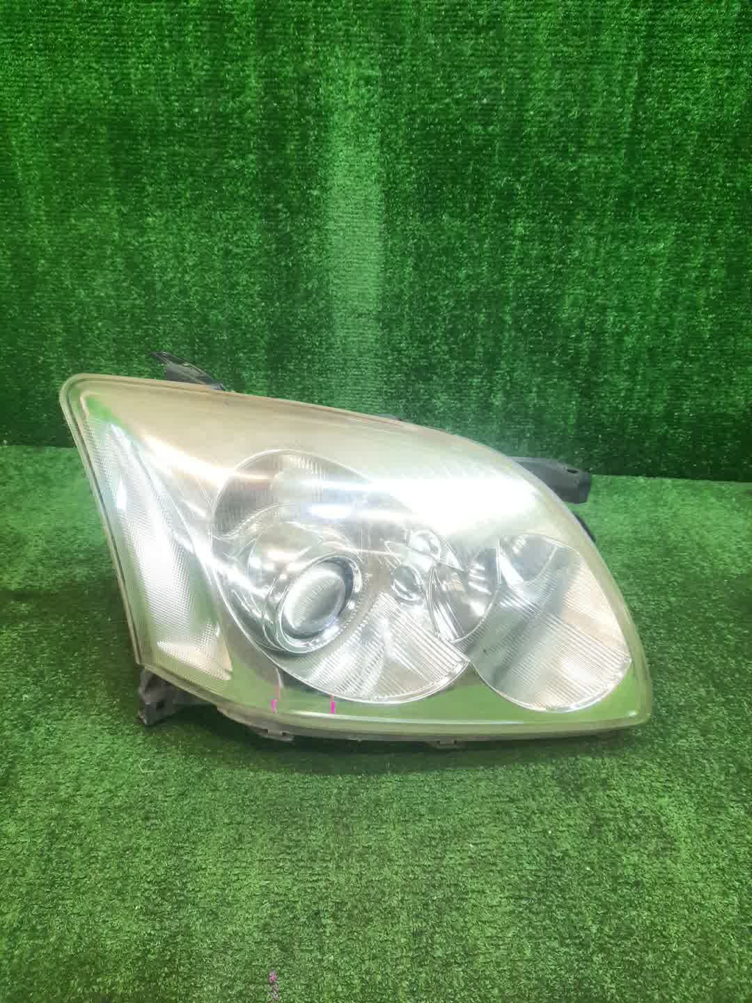 Фара правая передняя TOYOTA AVENSIS ZZT251, AZT250, AZT255, AZT251 1 ракурс