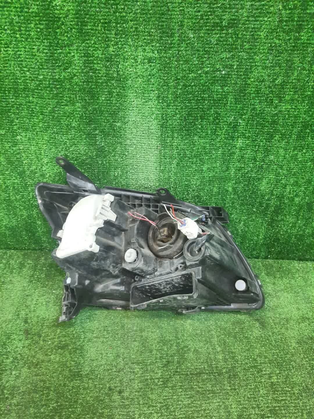 Фара левая передняя TOYOTA AVENSIS ZZT251, AZT250, AZT255, AZT251 2 ракурс