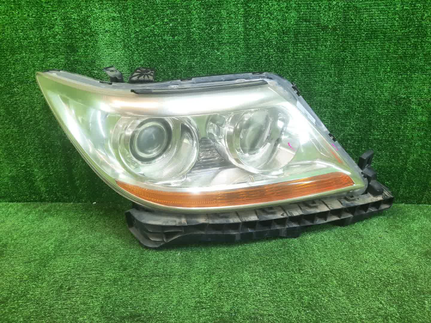 Фара правая передняя HONDA ELYSION RR5, RR6 1 ракурс