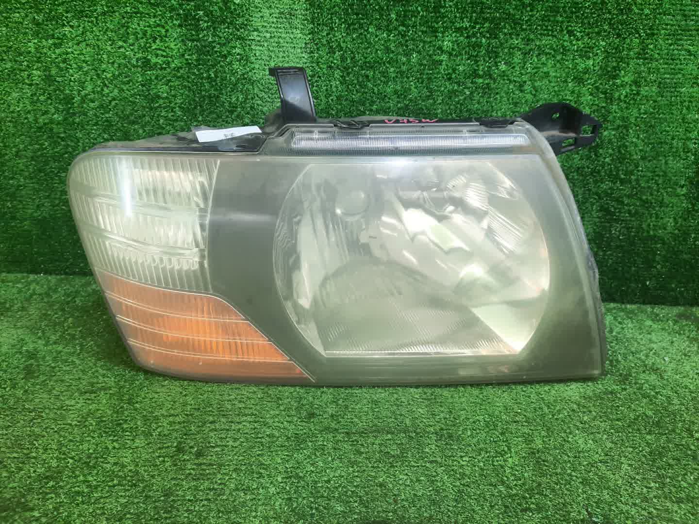 Фара правая передняя MITSUBISHI PAJERO V75W, V65W, V78W, V73W, V77W, V63W, V68W 1 ракурс