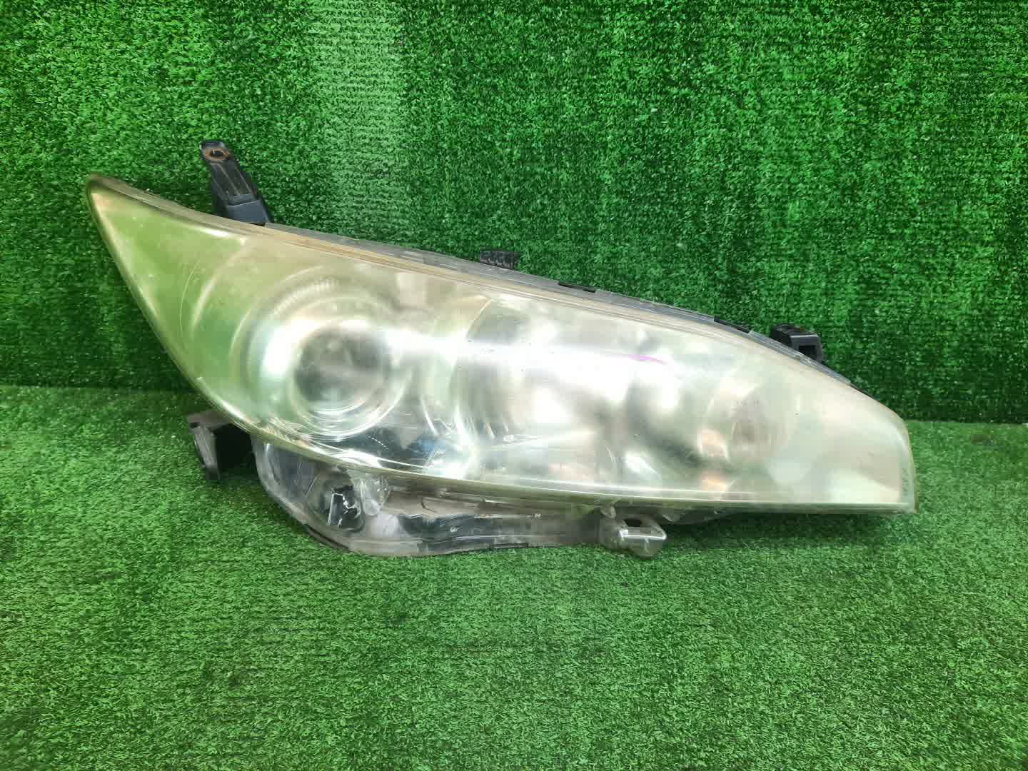 Фара правая передняя TOYOTA WISH ZGE20W, ZGE20G, ZGE25W, ZGE21G, ZGE22W, ZGE25G 1 ракурс