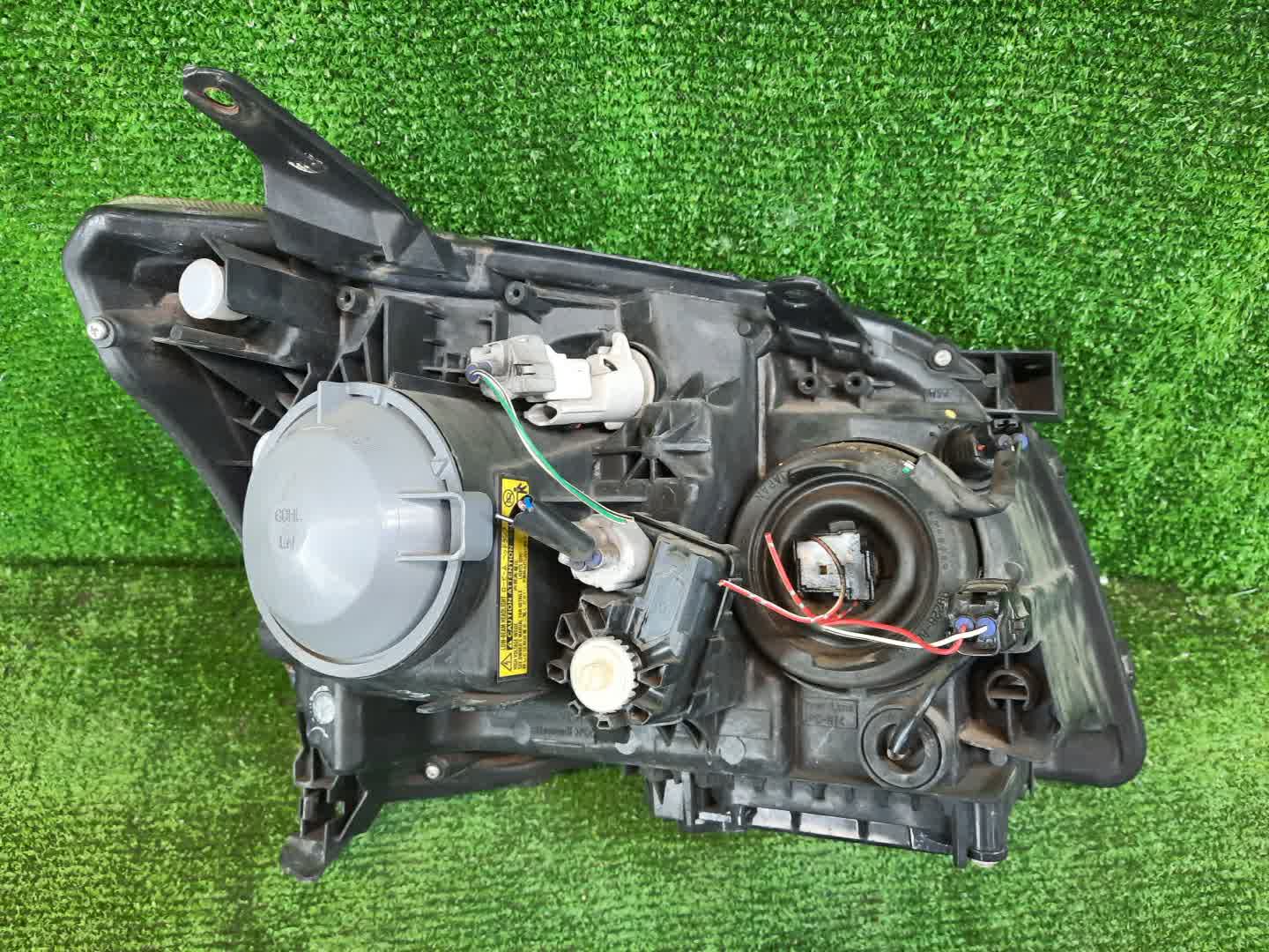 Фара левая передняя TOYOTA AVENSIS ZZT251, AZT250, AZT255, AZT251 2 ракурс