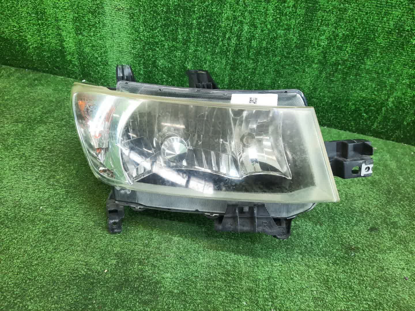 Фара правая передняя TOYOTA BB QNC20, QNC21, QNC25 1 ракурс