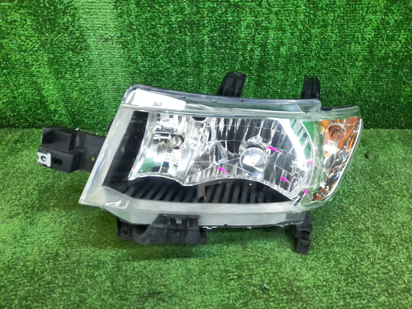 Фара левая передняя TOYOTA BB QNC20, QNC21, QNC25 1 ракурс
