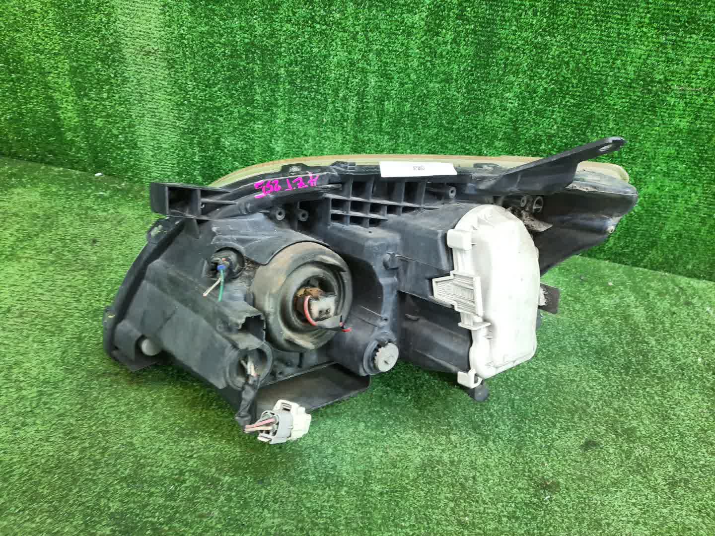 Фара правая передняя TOYOTA AVENSIS ZZT251, AZT250, AZT255, AZT251 3 ракурс