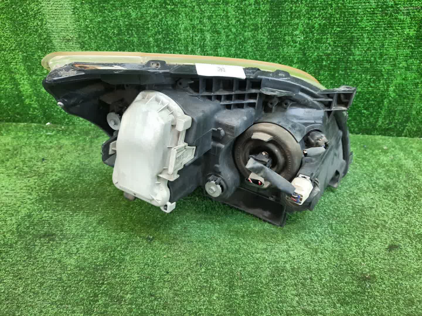 Фара левая передняя TOYOTA AVENSIS ZZT251, AZT250, AZT255, AZT251 2 ракурс