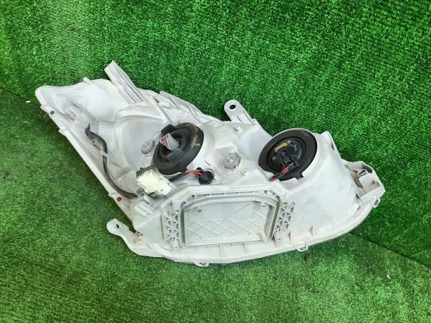 Фара левая передняя TOYOTA CALDINA ST246W, AZT241W, AZT246W, ZZT241W 3 ракурс