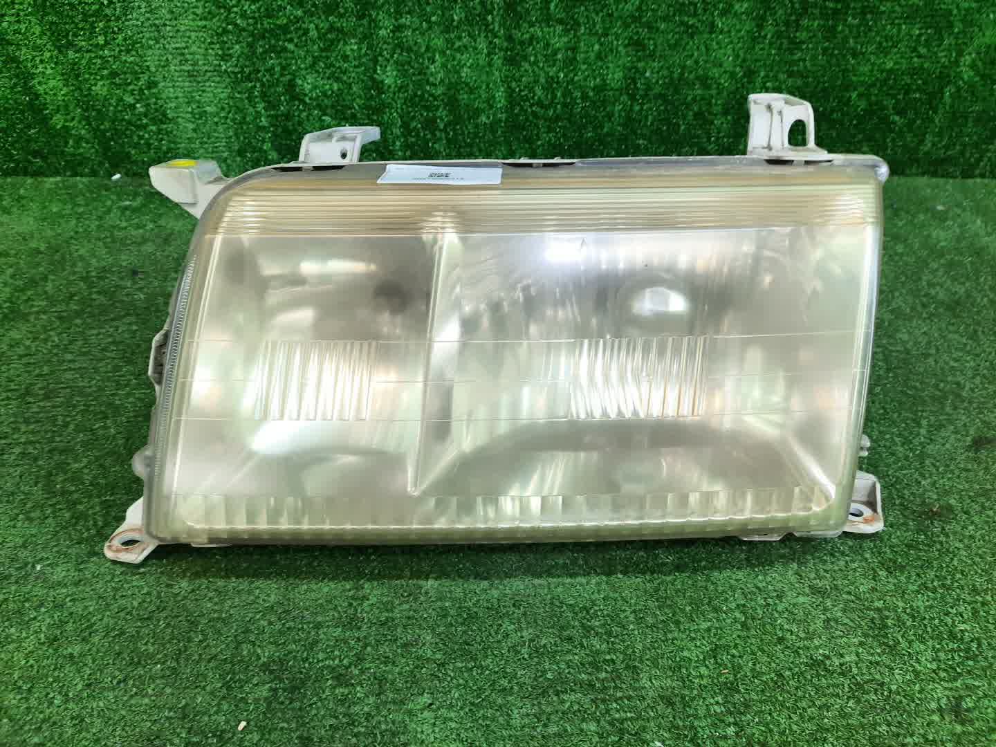 Фара левая передняя TOYOTA CROWN JZS151, JZS155, GS151, LS151, JZS157, JZS153 1 ракурс Фара левая передняя TOYOTA CROWN JZS151, JZS155, GS151, LS151, JZS157, JZS153 1 ракурс