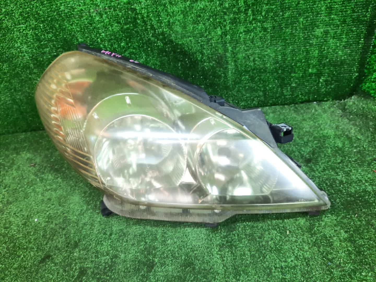 Фара правая передняя NISSAN WINGROAD Y11 1 ракурс