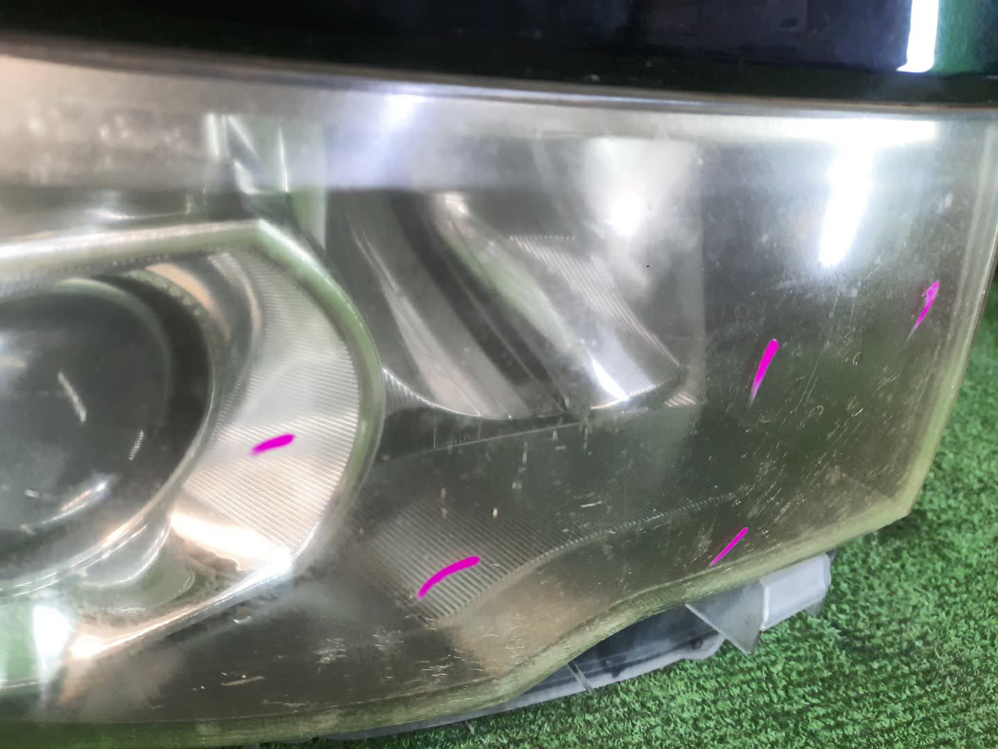 Фара правая передняя TOYOTA VOXY ZRR75W, ZRR70W, ZRR75G, ZRR70G 2 ракурс Фара правая передняя TOYOTA VOXY ZRR75W, ZRR70W, ZRR75G, ZRR70G 2 ракурс