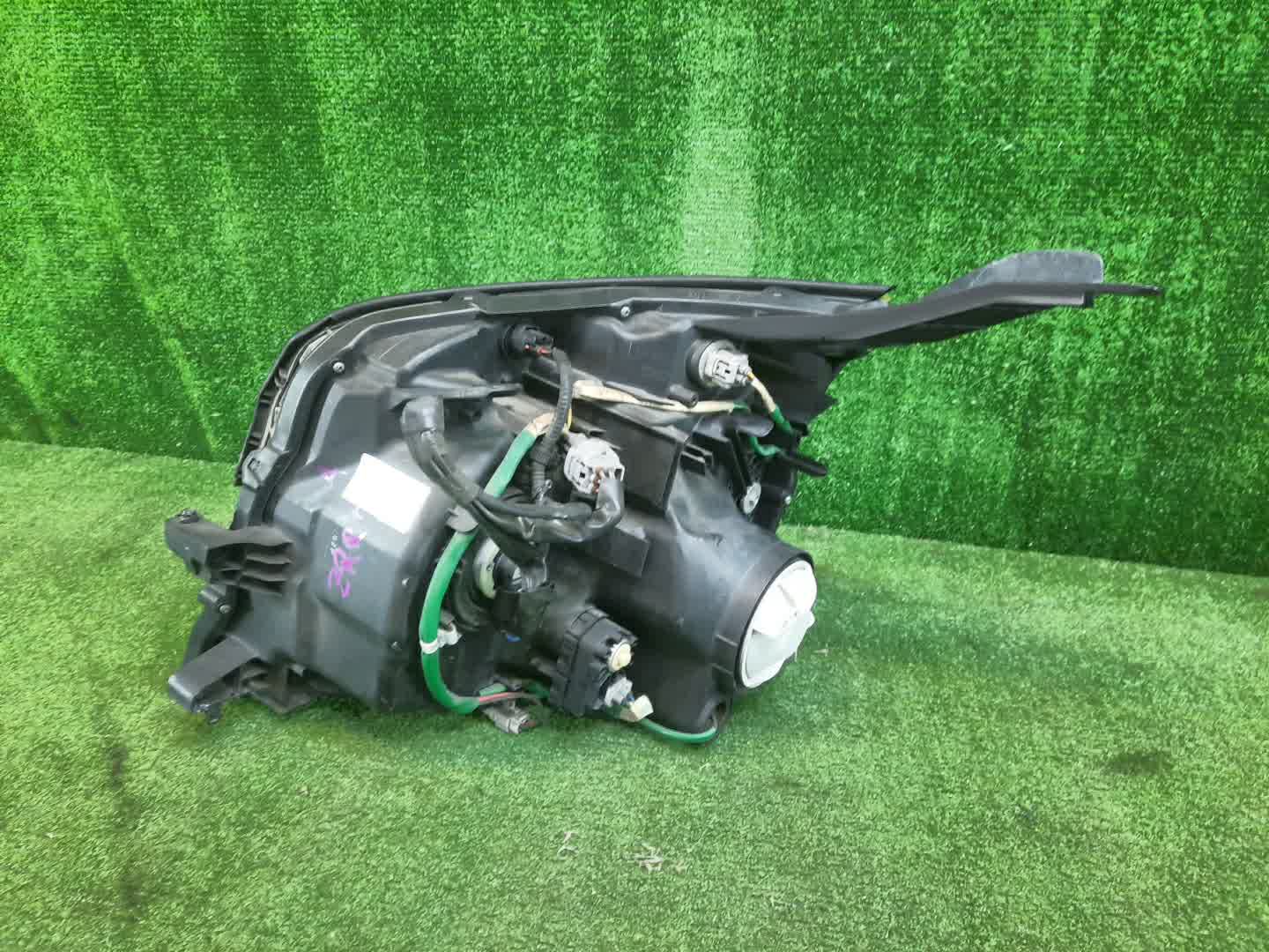 Фара правая передняя TOYOTA VOXY ZRR75W, ZRR70W, ZRR75G, ZRR70G 3 ракурс