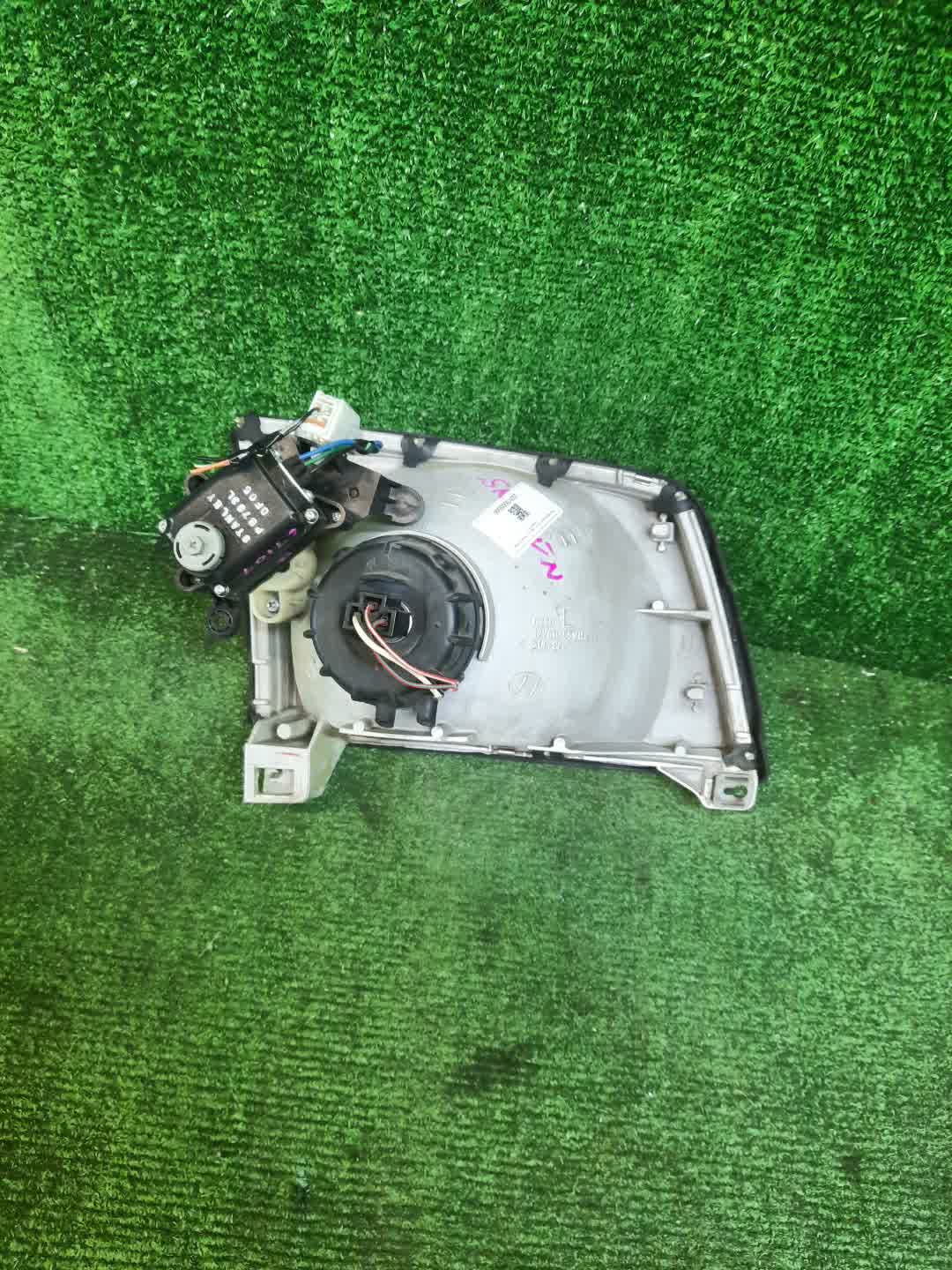 Фара левая передняя MAZDA DELICA, BONGO, VANETTE SKF2LM, SK82TM, SK22L, SK82M, SK82V, SK82T, SK22M, SK22V, SKF2V, SK82VN, SKF2TN, SK82TN, SK22TN 2 ракурс