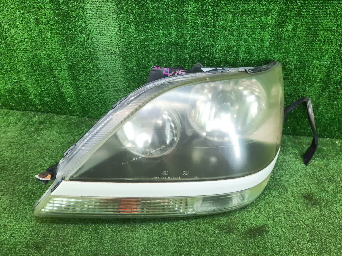 Фара левая передняя TOYOTA HARRIER MCU15W, MCU10W, SXU15W, SXU10W, ACU10W, ACU15W 1 ракурс