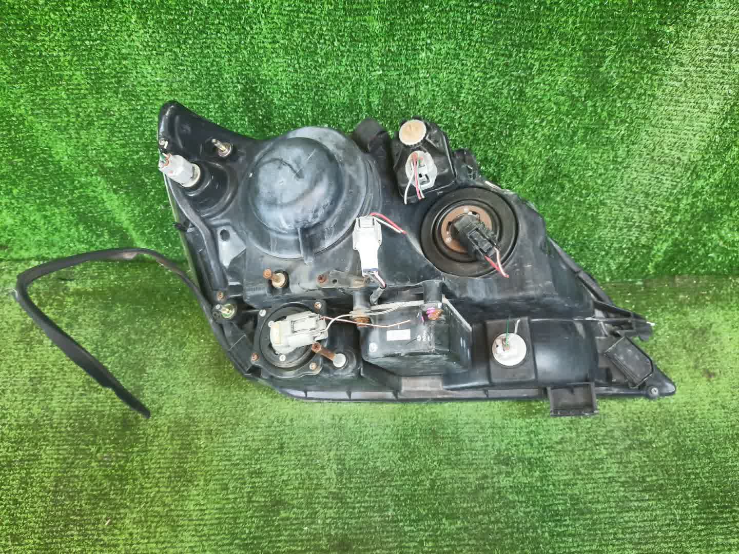Фара левая передняя TOYOTA HARRIER MCU15W, MCU10W, SXU15W, SXU10W, ACU10W, ACU15W 3 ракурс
