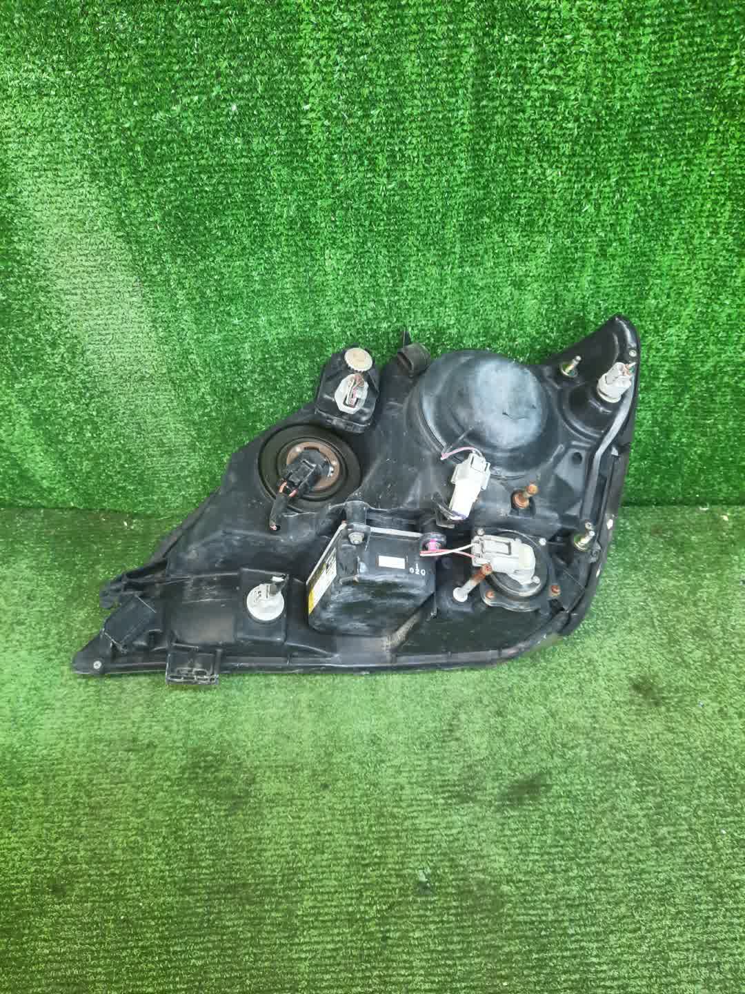 Фара правая передняя TOYOTA HARRIER MCU15W, MCU10W, SXU15W, SXU10W, ACU10W, ACU15W 3 ракурс