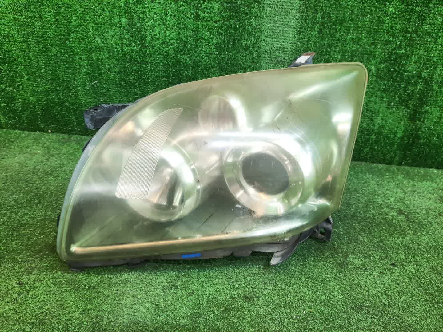 Фара левая передняя TOYOTA AVENSIS ZZT251, AZT250, AZT255, AZT251 1 ракурс