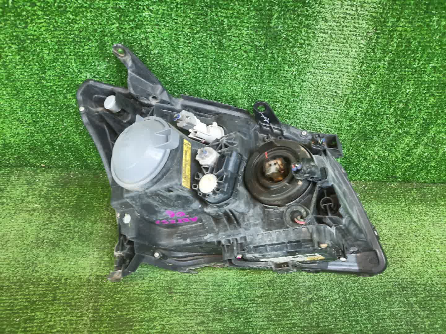 Фара левая передняя TOYOTA AVENSIS ZZT251, AZT250, AZT255, AZT251 2 ракурс